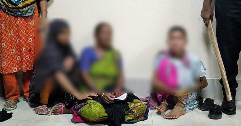 হাসপাতালে পকেটমার অভিযোগে নারী চক্রের ছয় সদস্য আটক